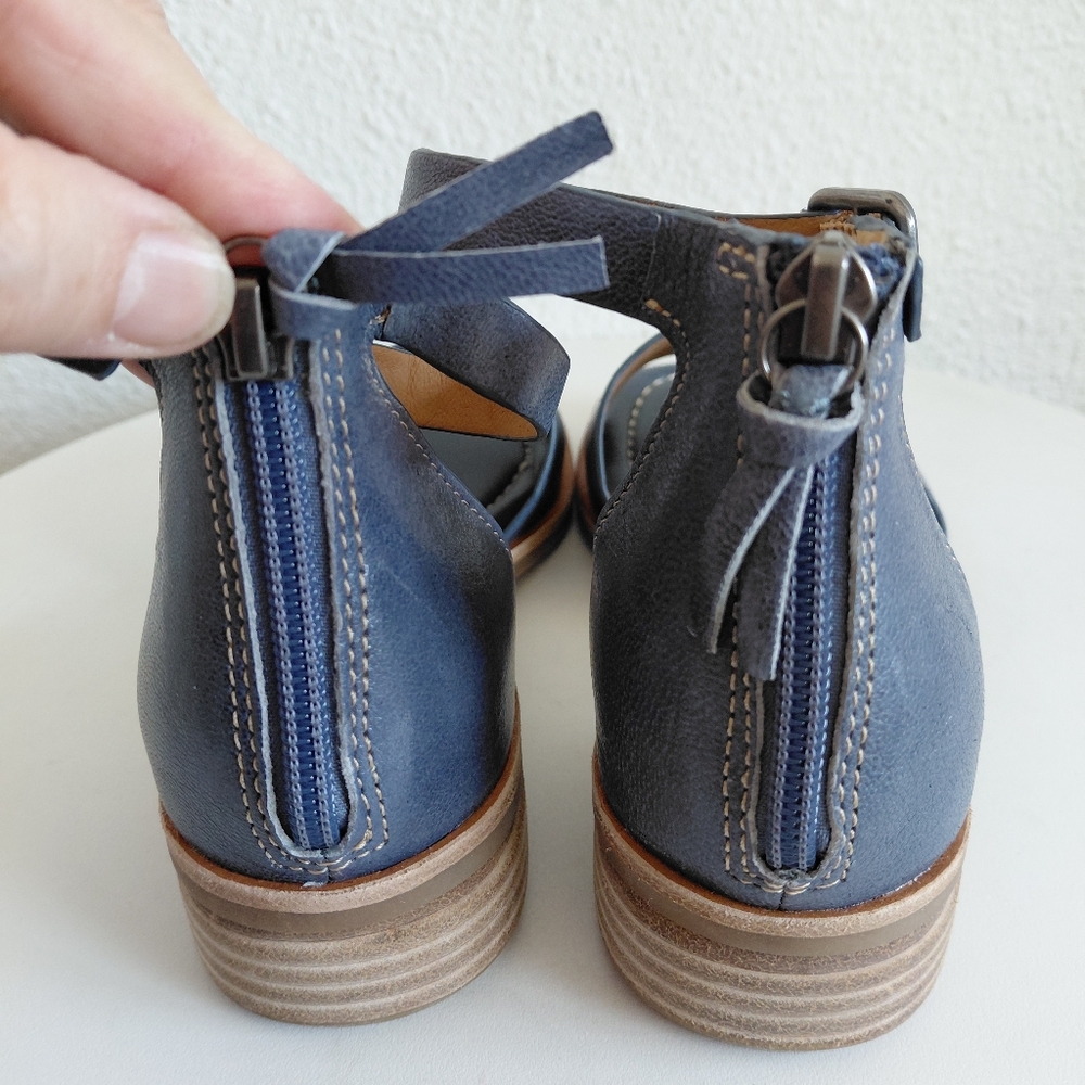 New without box  Soft Faxyn Womens Ankle Straps Stacked Heel Leather Sandals - Picture 6 of 16